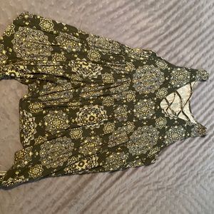 Torrid, size 4-Olive green tank with handkerchief hem.
